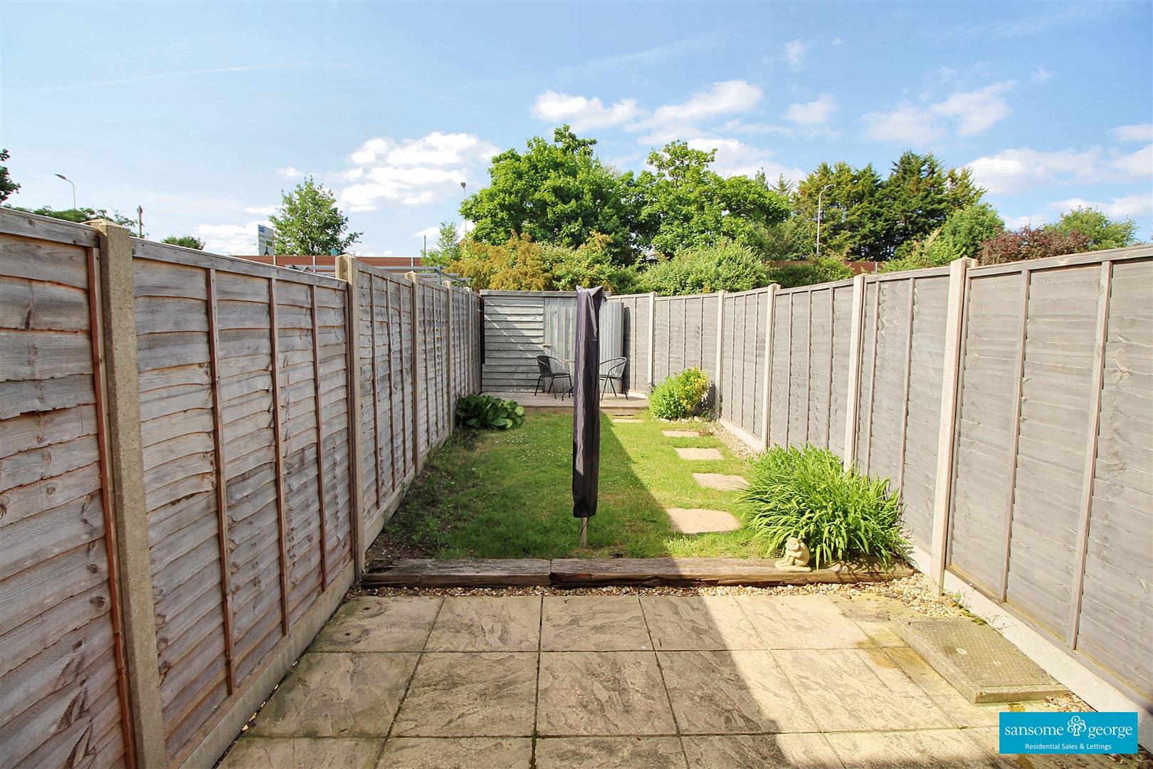 2 bed property in Charlville Drive, Reading